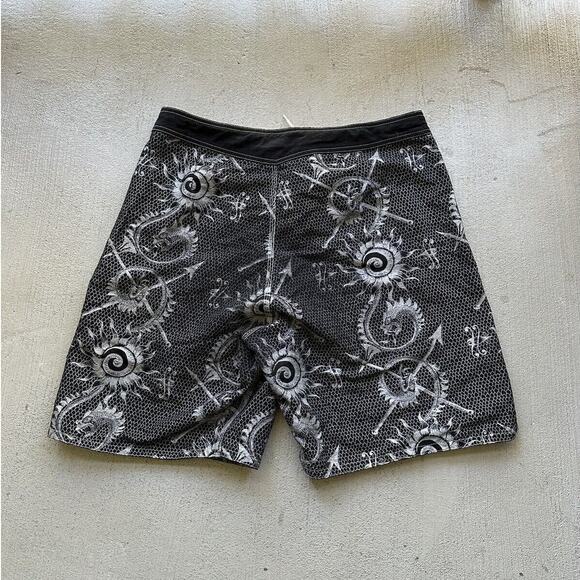 VTG 90s DRAGON BLACK SWIM SHORTS warrior Goth Board Men 36 Surf Y2K NYLON, RUSTY - Picture 3 of 4